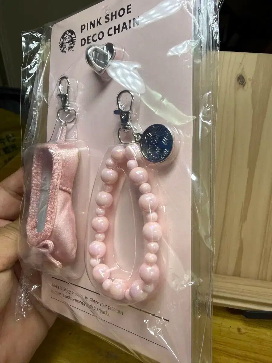 スターバックス ピンク シュー デコ キーチェーン Starbucks Pink Shoe