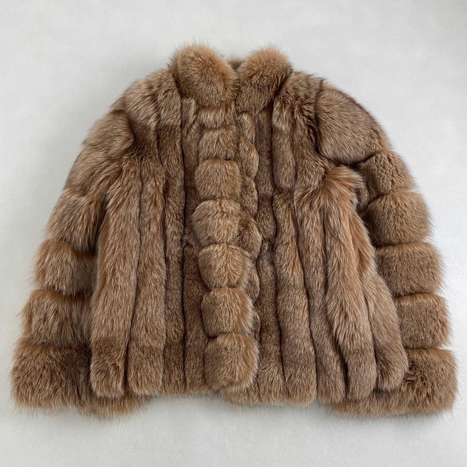 毛皮コート SAGA FOX 希少デザイン カラー ボリューム 11 L相当