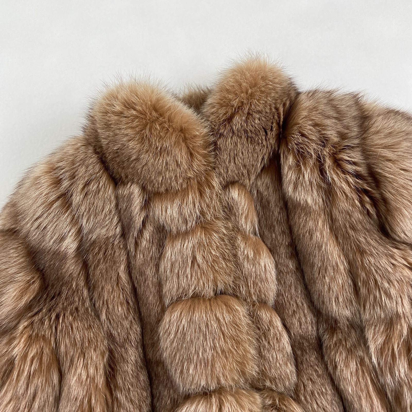 毛皮コート SAGA FOX 希少デザイン カラー ボリューム 11 L相当