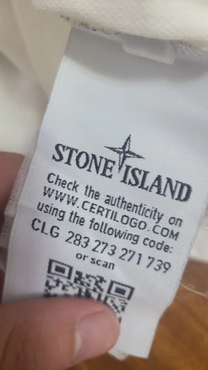  STONE ISLAND ストーンアイランド Tシャツ 半袖(Tシャツ) Tシャツ カットソー