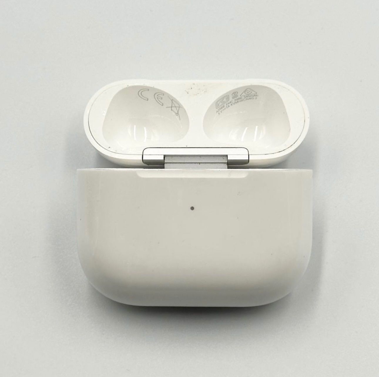 AirPods 第3世代 充電ケース(A2566) AirPods 第三世代 充電ケースのみ