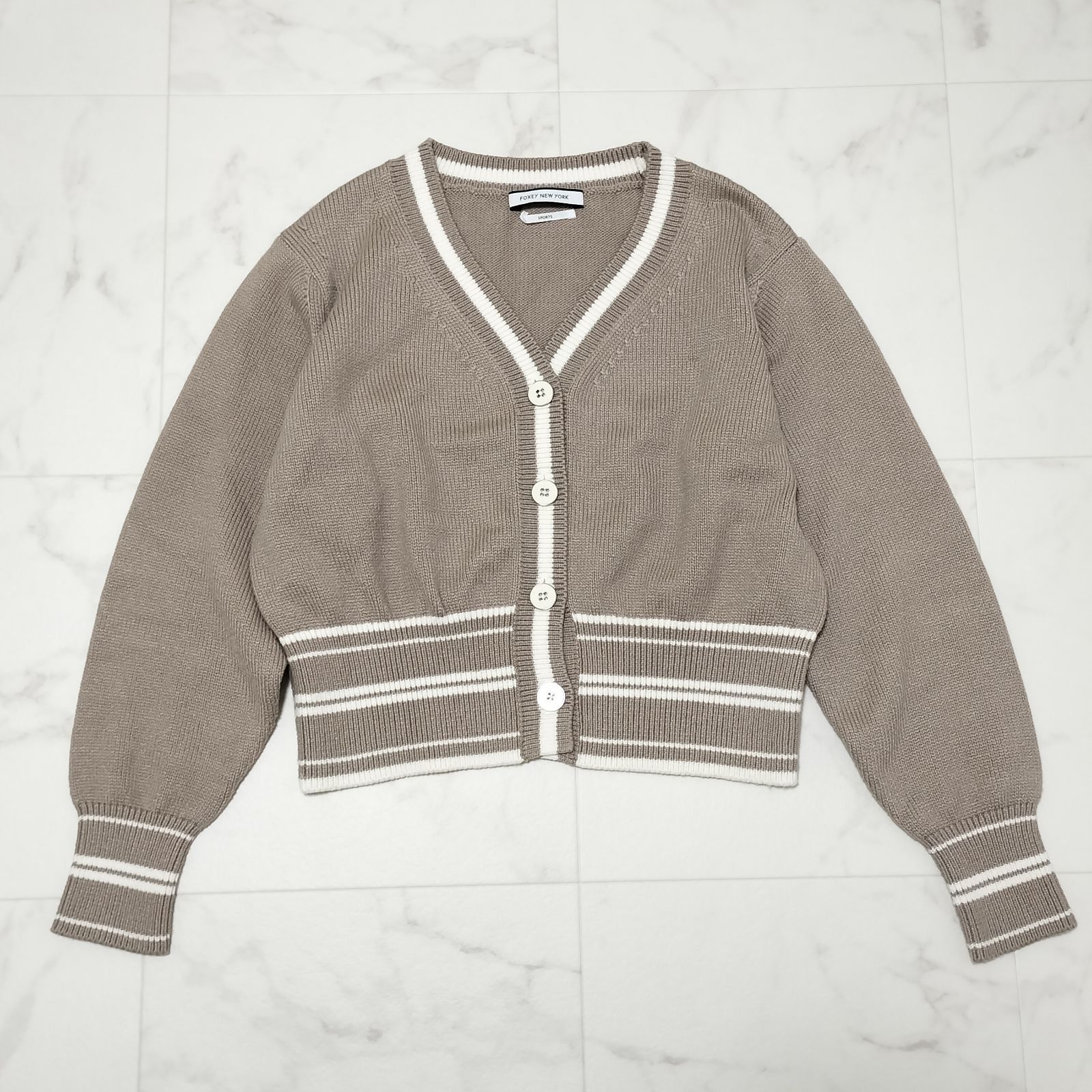 FOXEY NEW YORK SPORTS フォクシーニューヨーク ブランドロゴ Vネック カーディガン 38 M