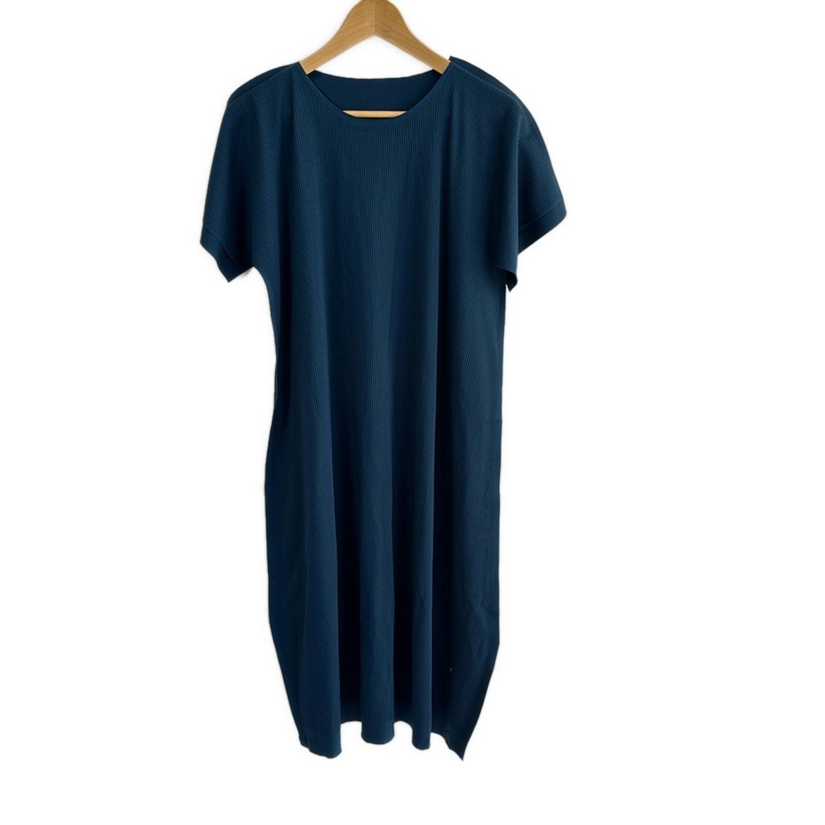 PLEATS PLEASE プリーツプリーズ ワンピース レディース - ネイビー クルーネック 半袖 ロング