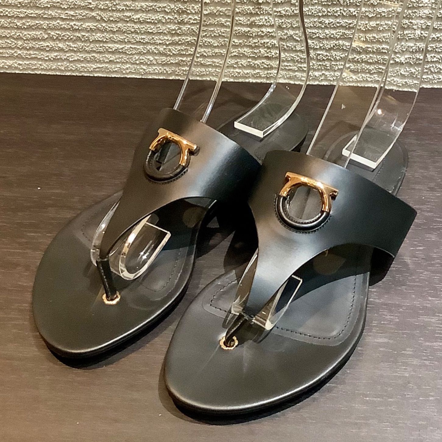 サルヴァトーレ フェラガモ Ferragamo ガンチーニ 金具 レザー トング サンダル シューズ YW13158 黒 ブラック 5 約22cm I1004 T15