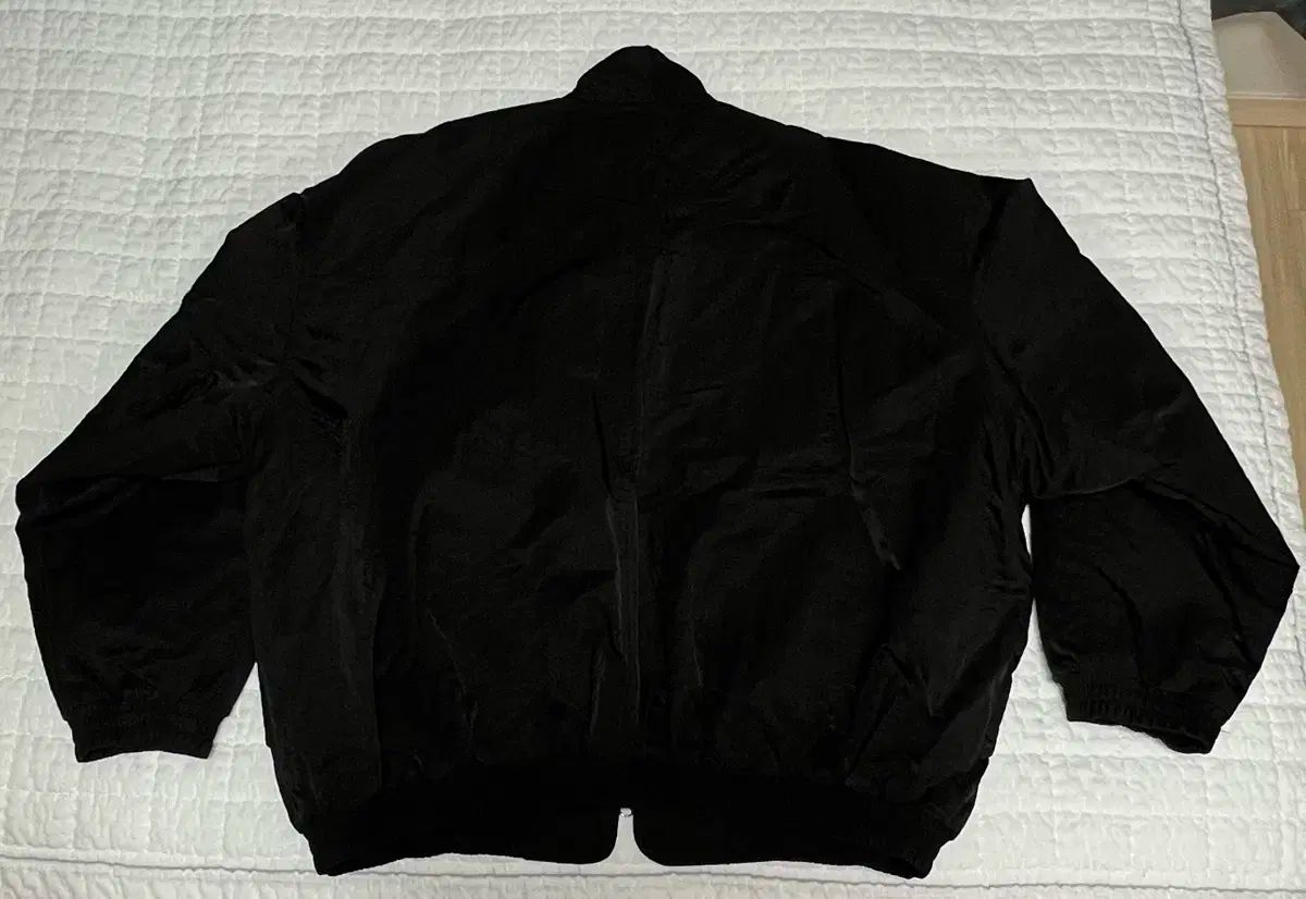 L アイイーワイ オーバーサイズ アウター ブラック KANDAIZUMI_COM