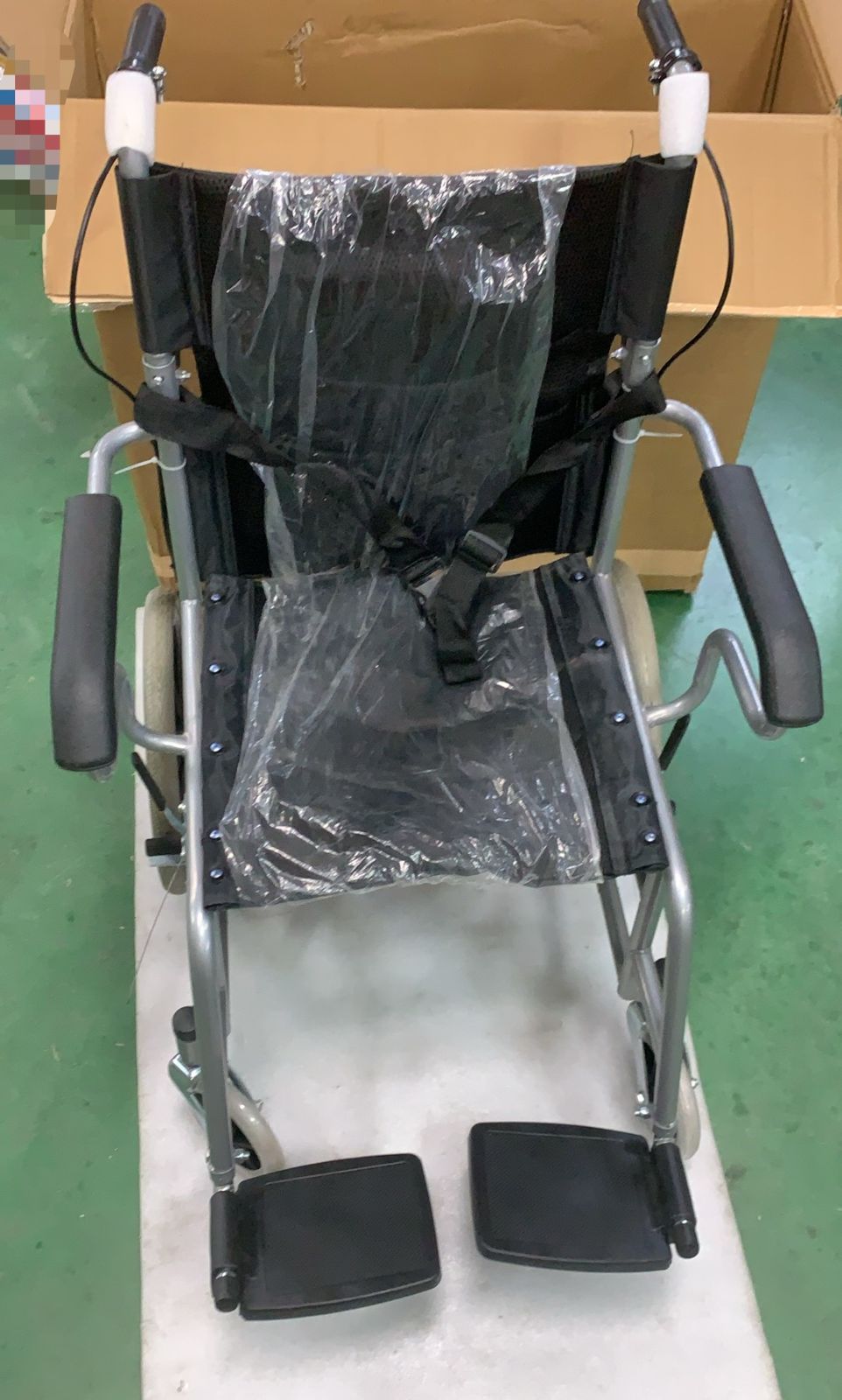 MobiQuip 介助型車椅子 折りたたみ ブレーキ付き 耐荷重100kg--523922