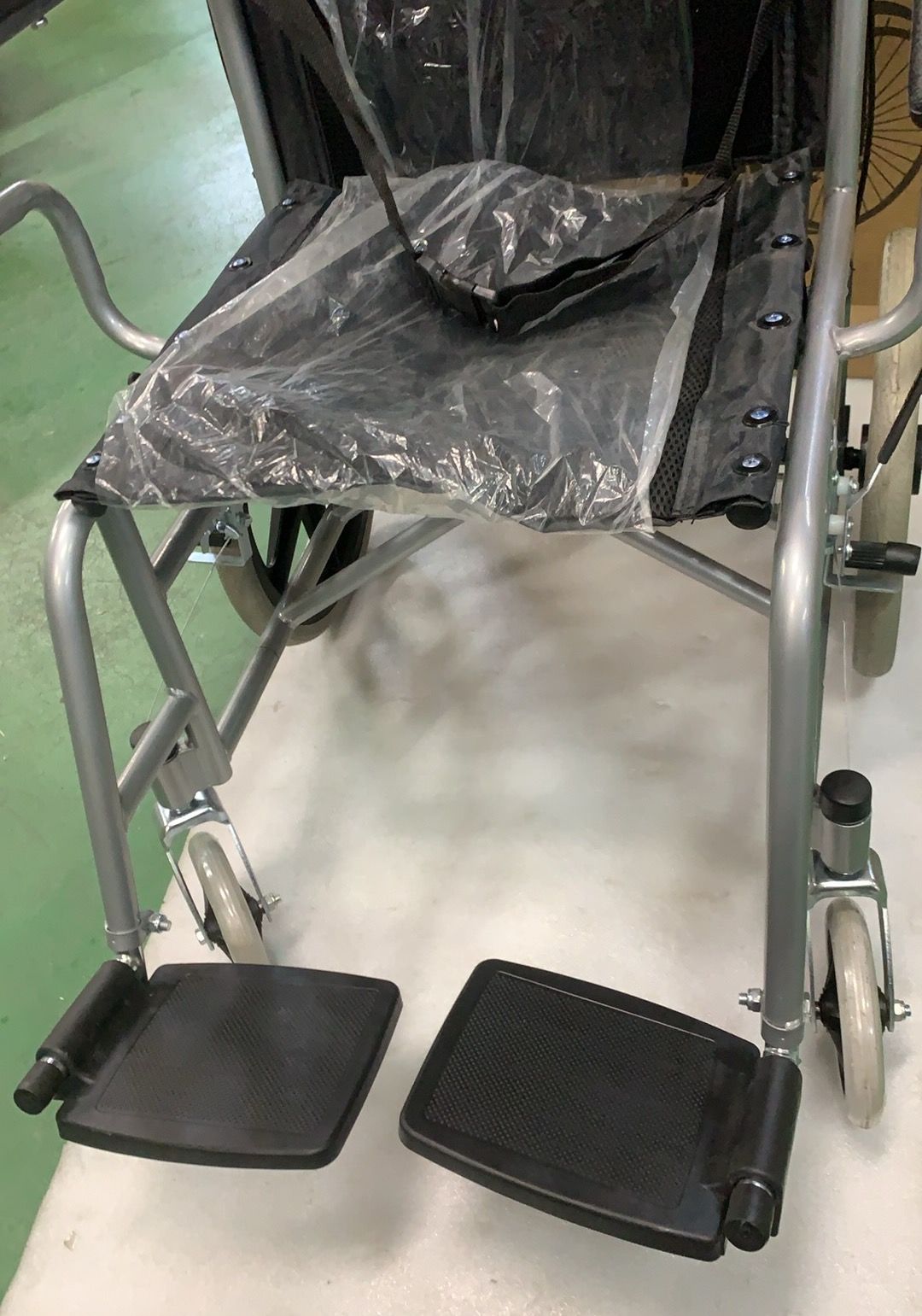  MobiQuip 介助型車椅子 折りたたみ ブレーキ付き 耐荷重100 kg--523922 介助用車椅子 車椅子