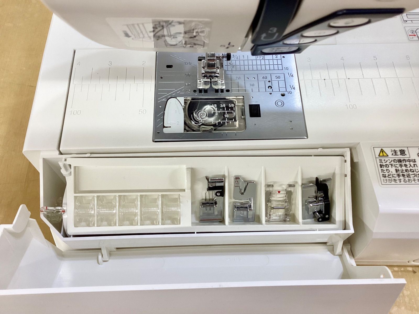 刺繍ミシン