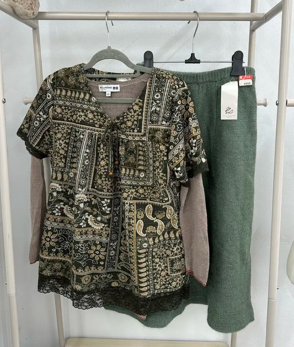 日本ヴィンテージ 抹茶 エスニック 秋 はぐみ ブラウン グリーン ニット ミディスカート コーディネートセット