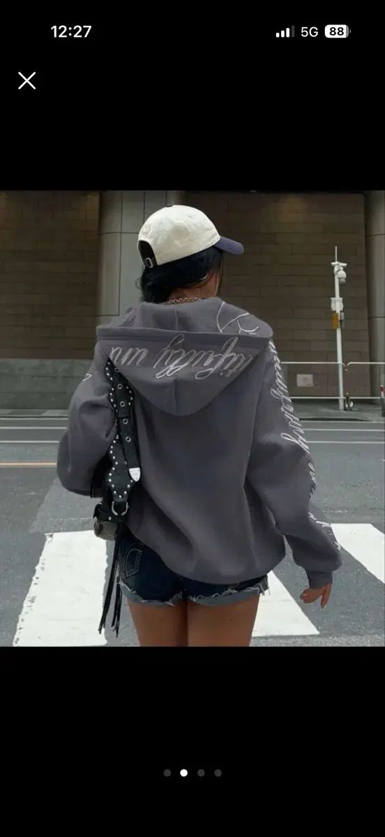 GAP ネイビー　パーカー　中古　M タグ付近穴あきあり GAP ネイビー パーカー 中古 M タグ付近穴あきあり ギャップ