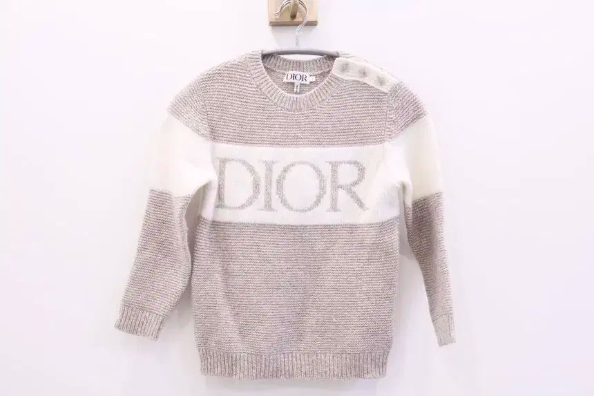 ディオール キッズ DIOR ロゴ ウール 肩章 ボタン ニット 6y