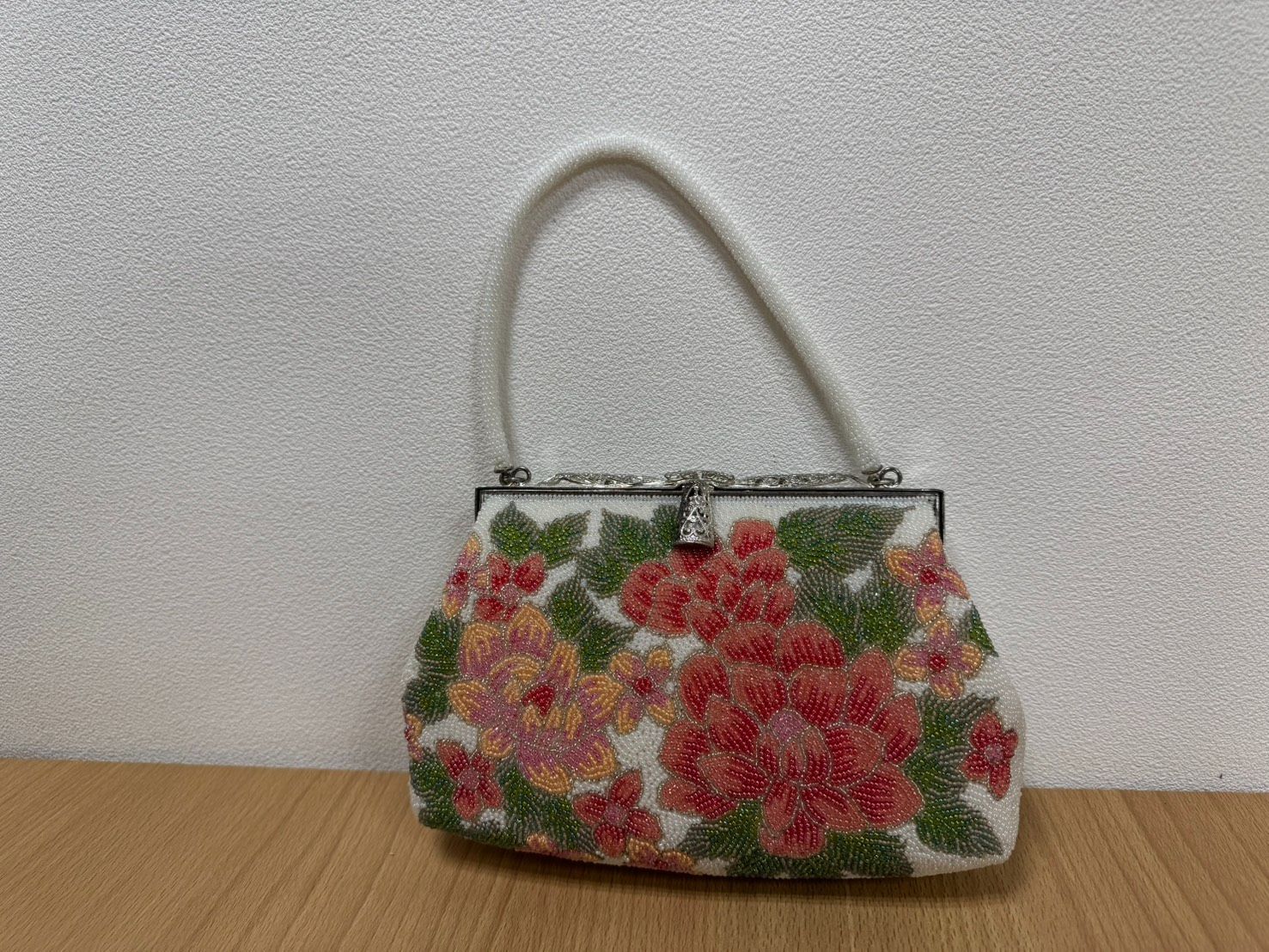 ⭐️一点物⭐️ 総ビーズバッグ 和装 手刺繍 総柄 花柄 和装 がま口 ⭐️一点物⭐️ 総ビーズバッグ 和装 手刺繍 総柄 花柄 和装 がま口