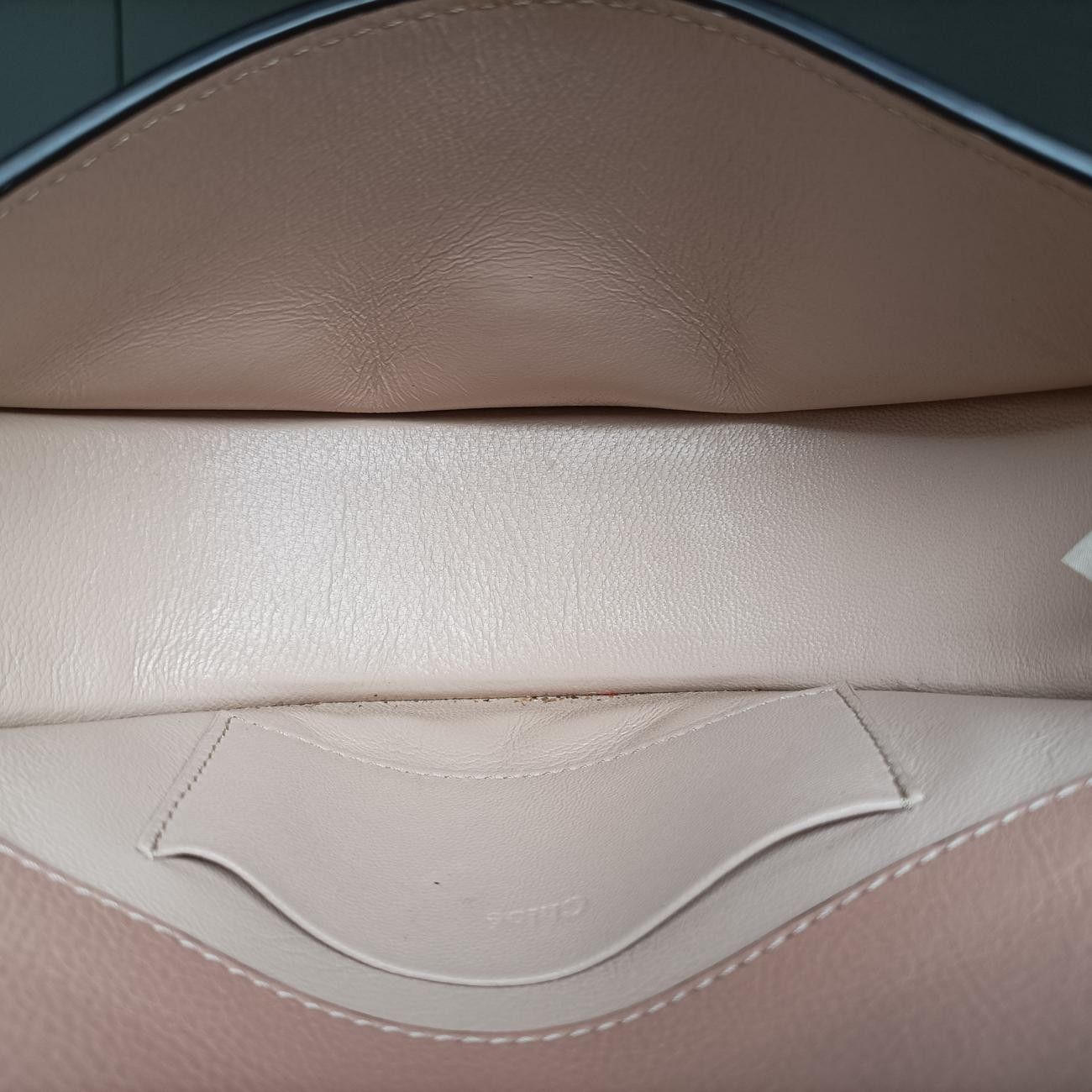 クロエChloeナイル ミノディエール