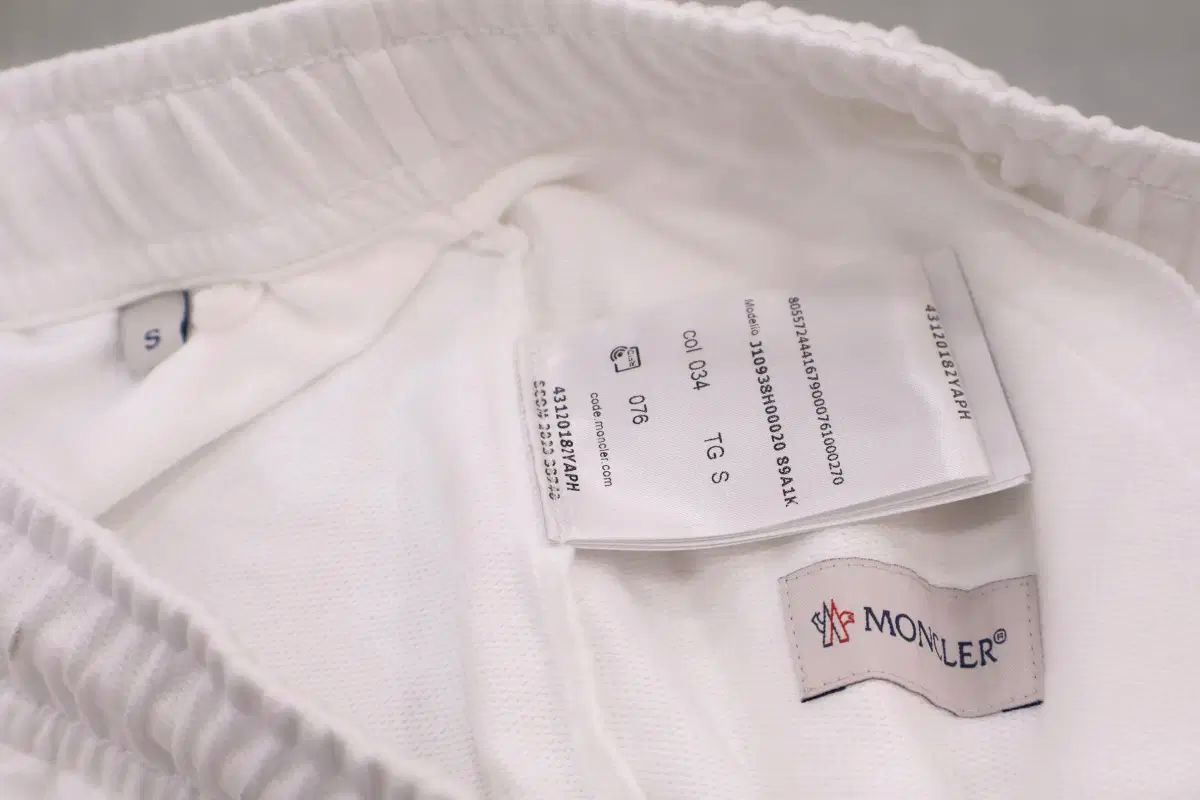 MONCLER モンクレール