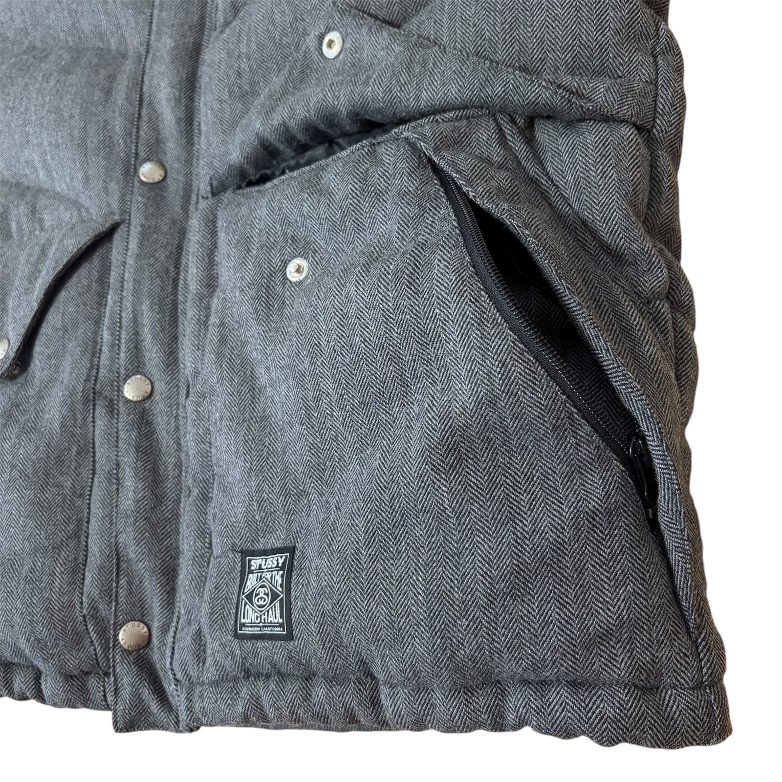 STUSSY ヘリンボーンウール ダウンベスト - メルカリ