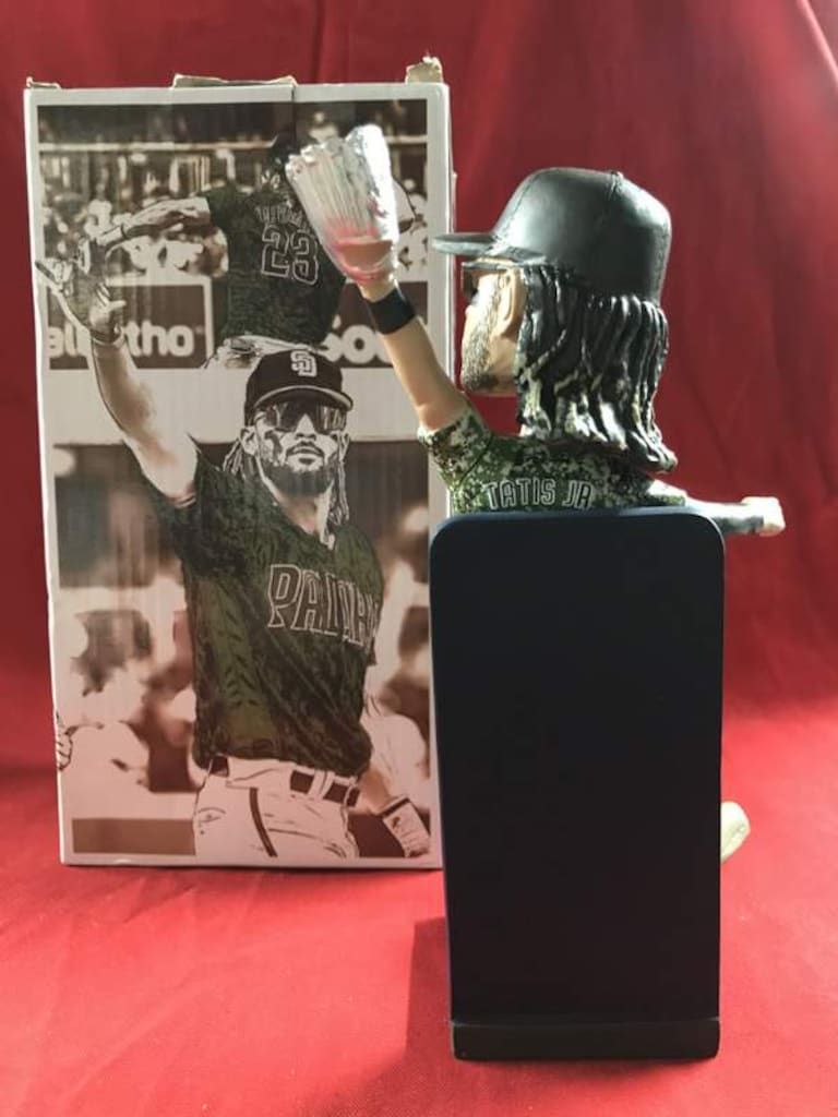 拓銀 貯金箱 たあ坊 【サンリオコラボ】 非売品 MINNA NO TA-BO