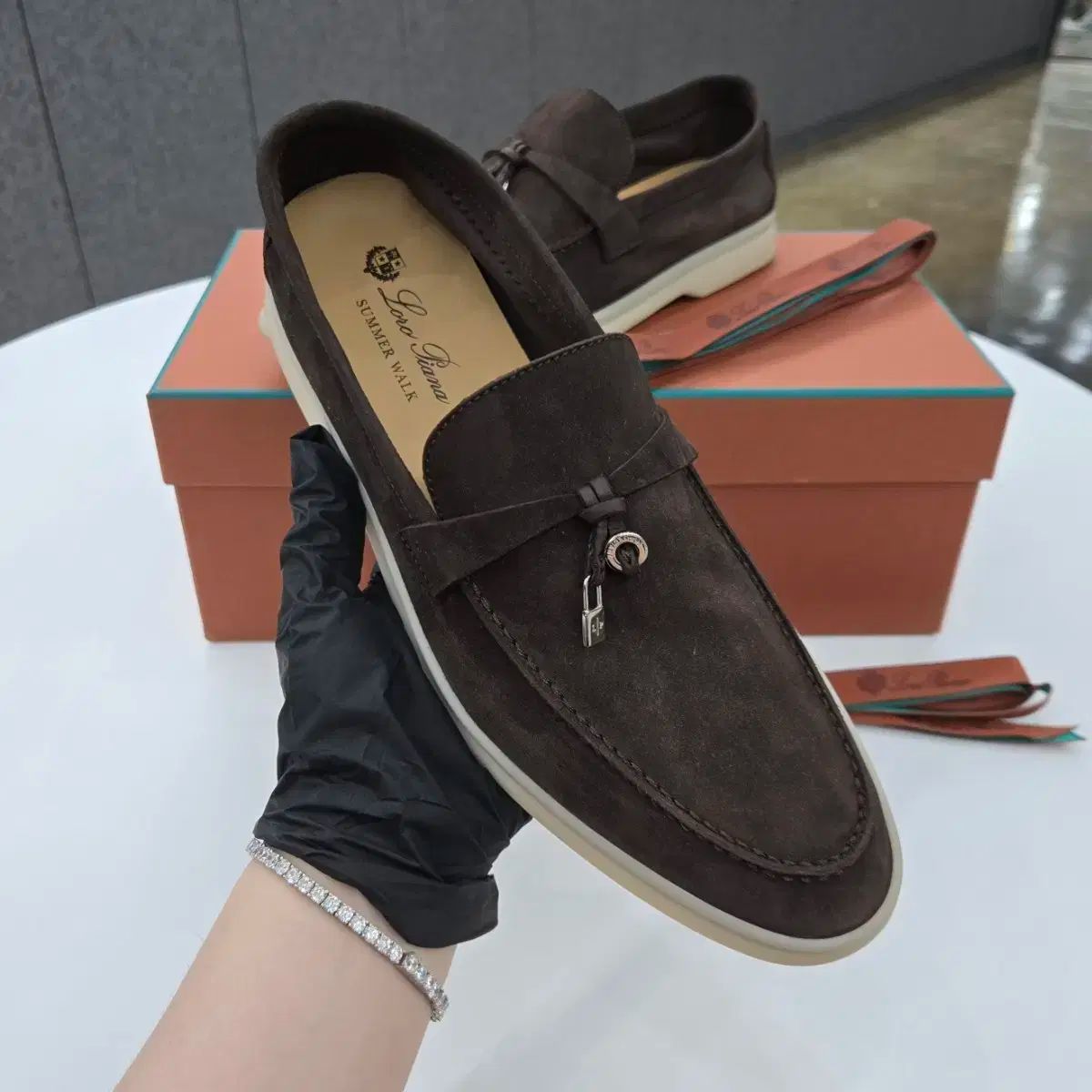 級 ロロ ピアーナ サマーウォーク チャーム ローファー 41 チョコレート