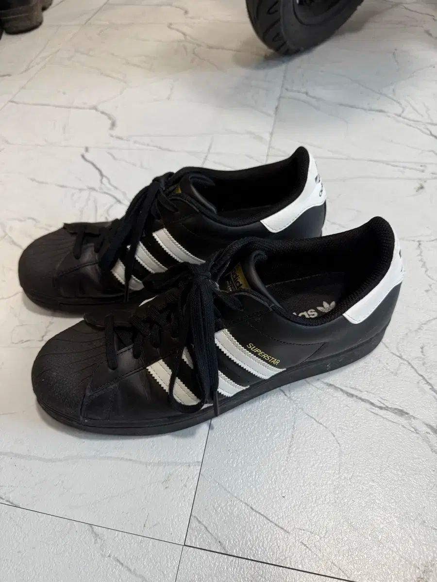 アディダス ブラック 290