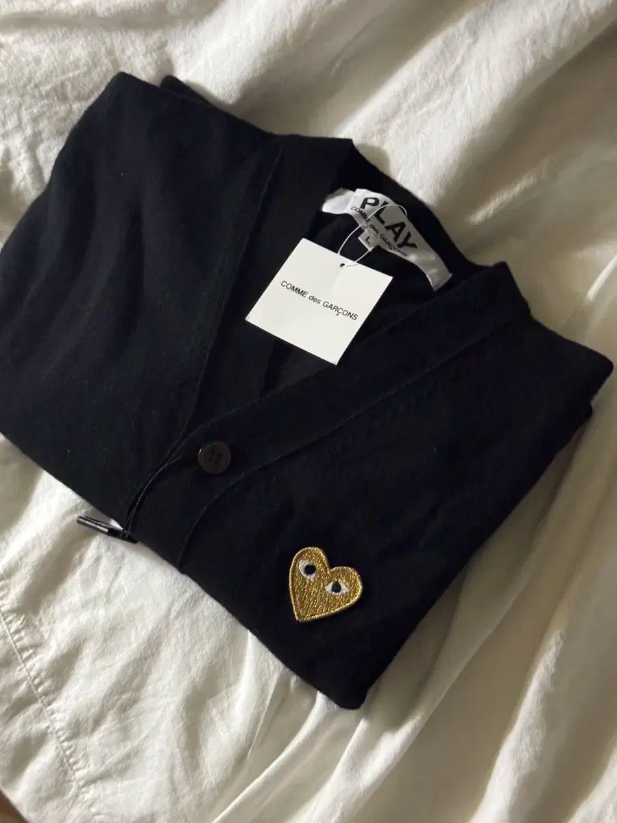 COMME des GARCONS コム デ ギャルソン ブラック カーディガン ゴールド ワッペン