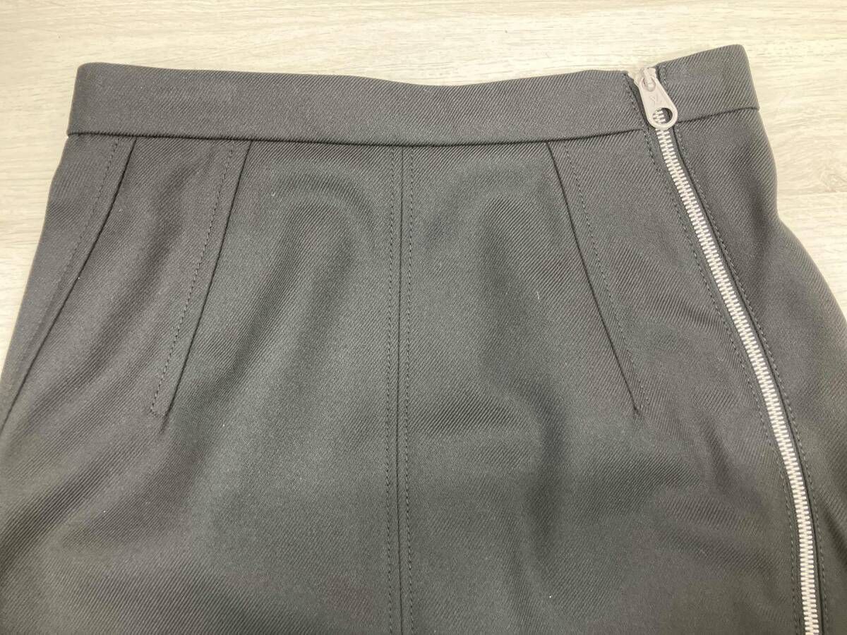 LOUIS VUITTON タイトスカート／ブラック 小売 表記サイズ38