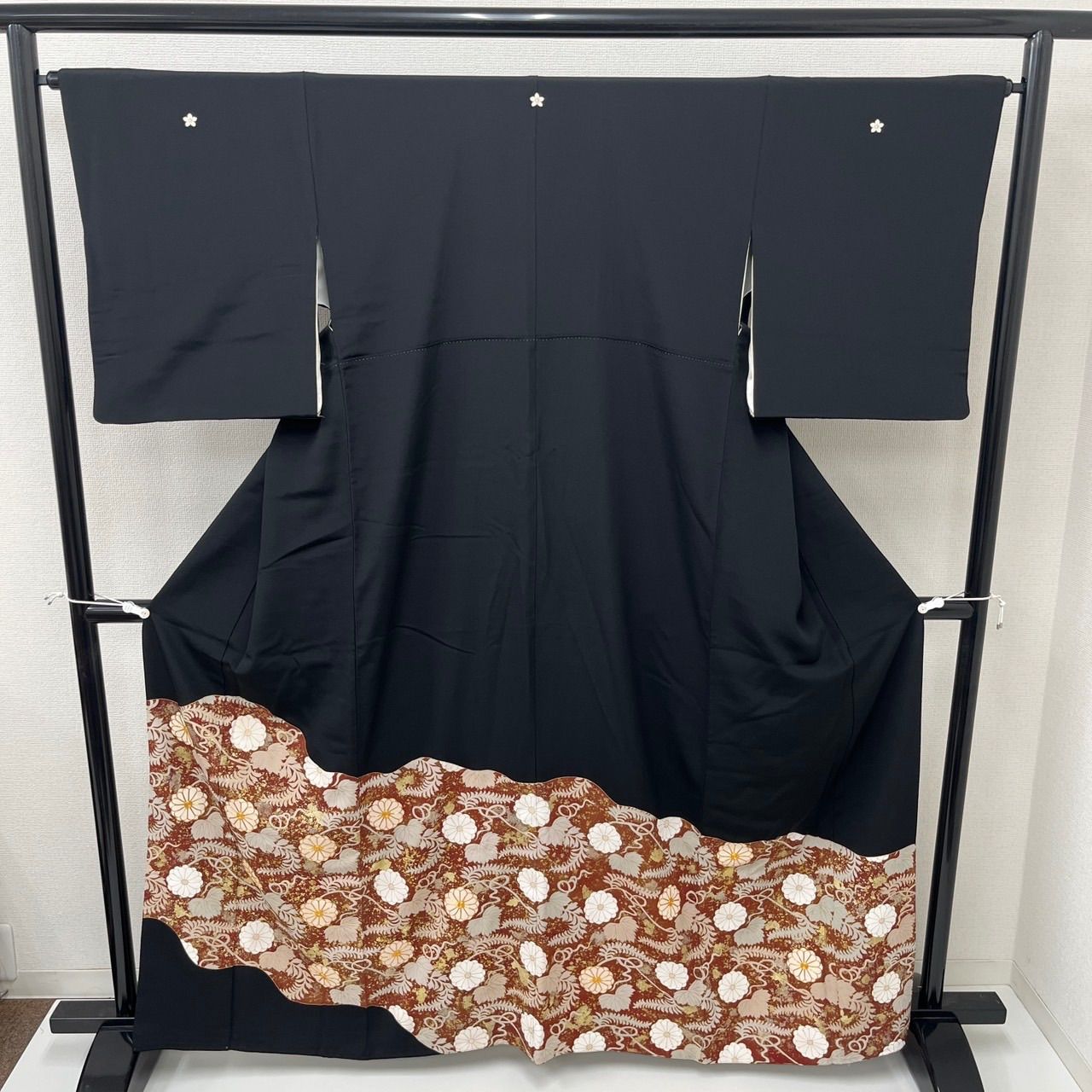 黒留袖 金駒刺繍 豪華金彩 裄65 五つ紋 比翼 正絹 着物 MK-689 - メルカリ