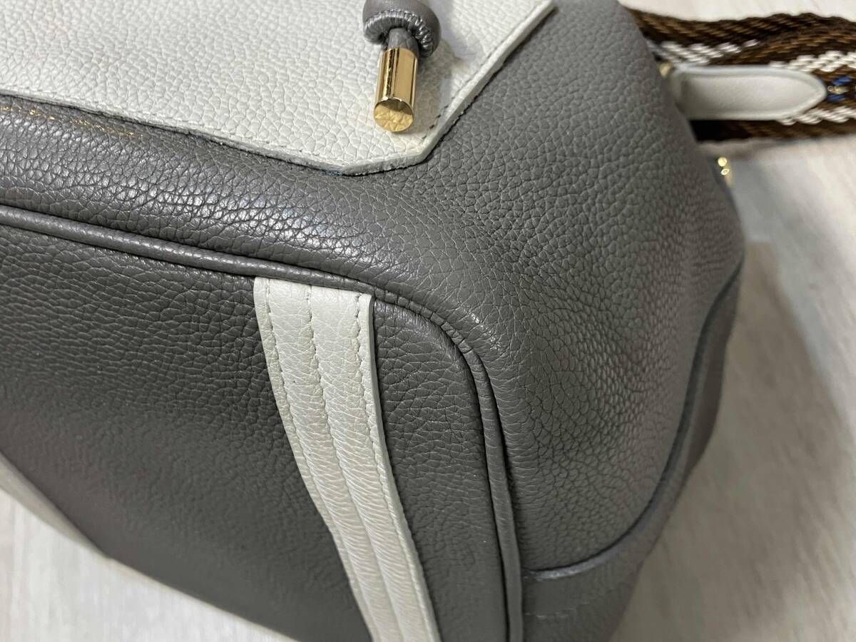 ショルダーバッグ