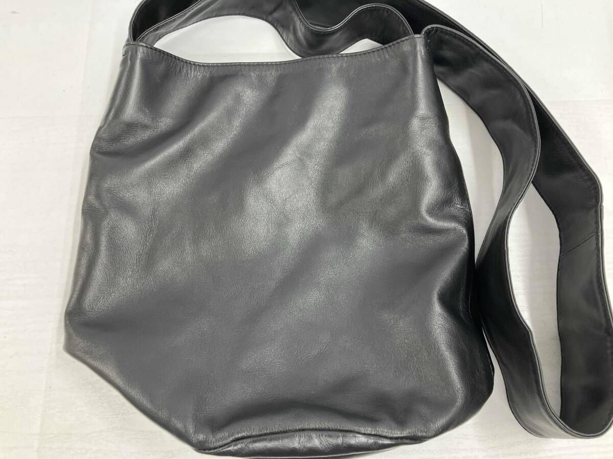 TIDI DAY AND AUGUST ティディ デイ アンド オーガスト ショルダーバッグ レザー 牛革 ブラック