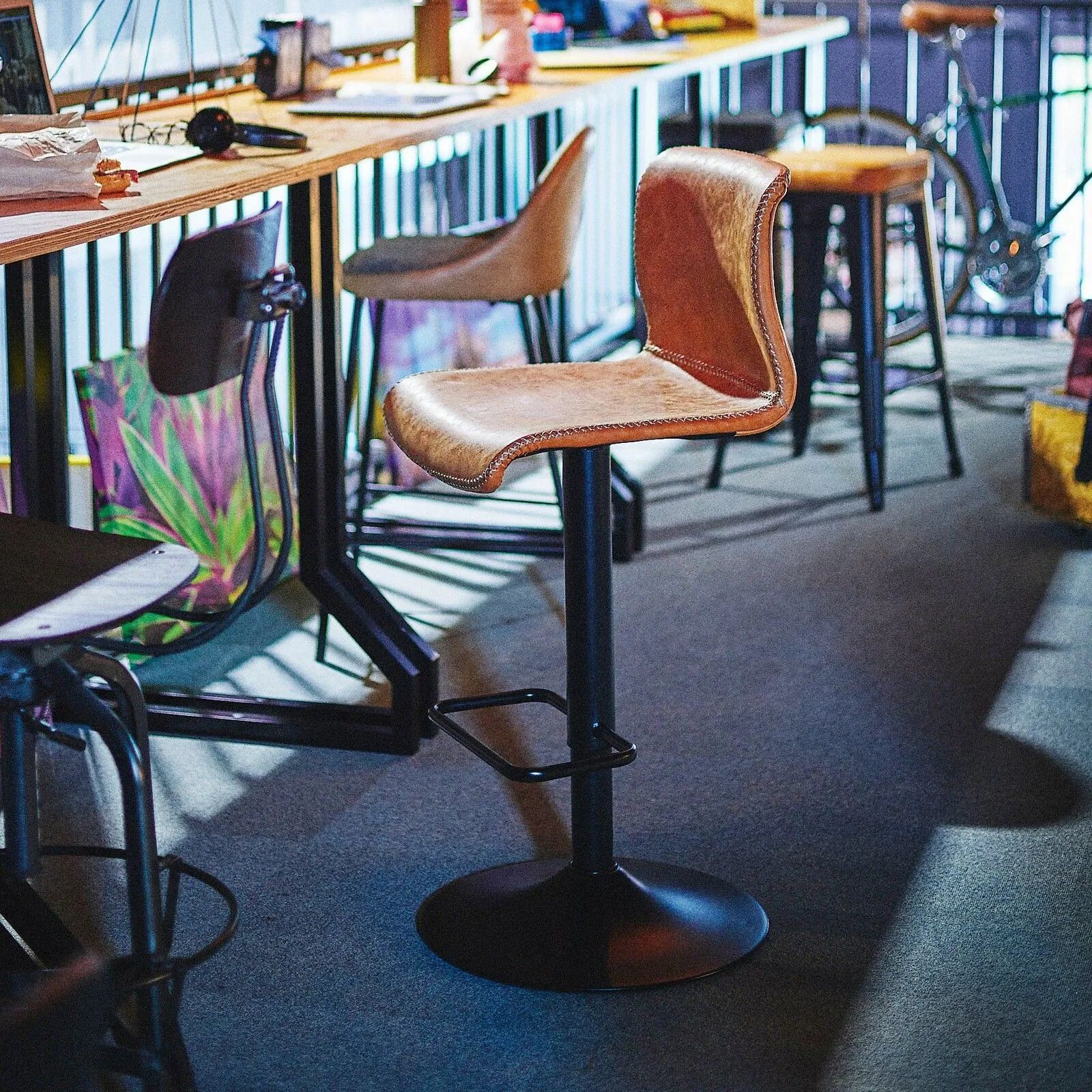 レザー調 背もたれ付 カウンターチェア　　　　チェア ダイニングチェア バーチェア 昇降式 昇降チェア クッション リビングチェア