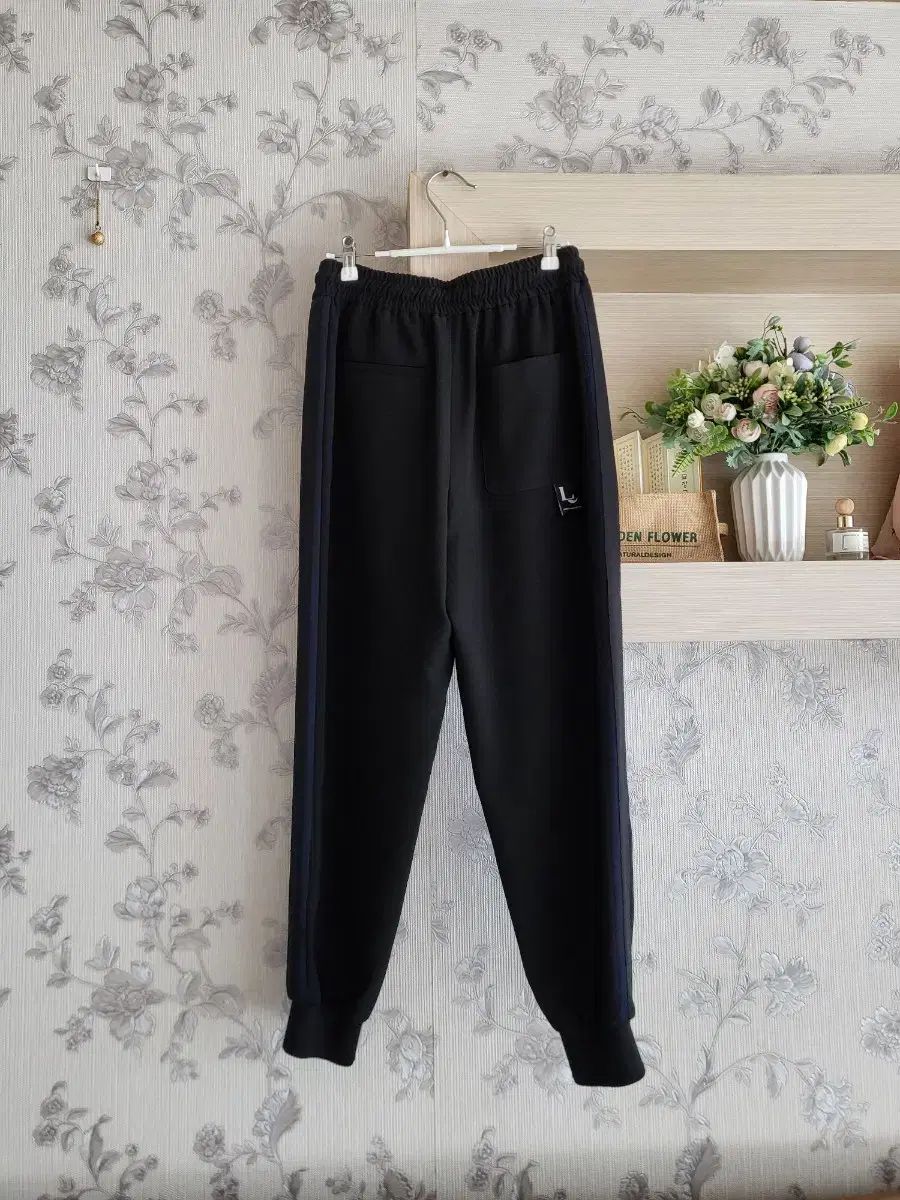 ラッキーシュエトゥ ジョガーパンツ 36