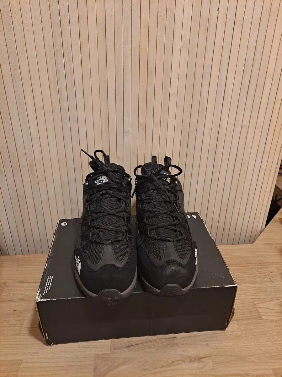 THE NORTH FACE ザノースフェイス ブラック 防水 トレッキングシューズ 275サイズ