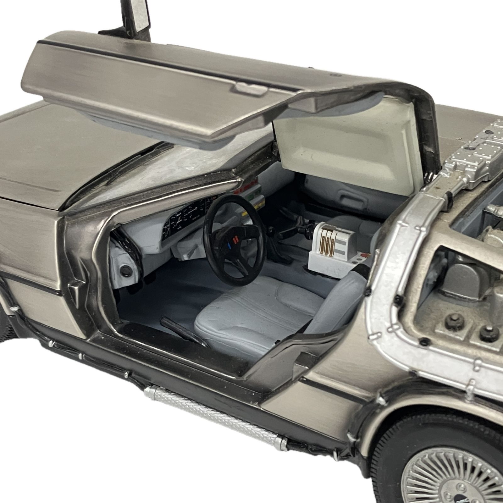 バックトゥザフューチャー　1/18デロリアン　サンスター製ダイキャスト バックトゥザフューチャー 1/18デロリアン サンスター製ダイキャスト