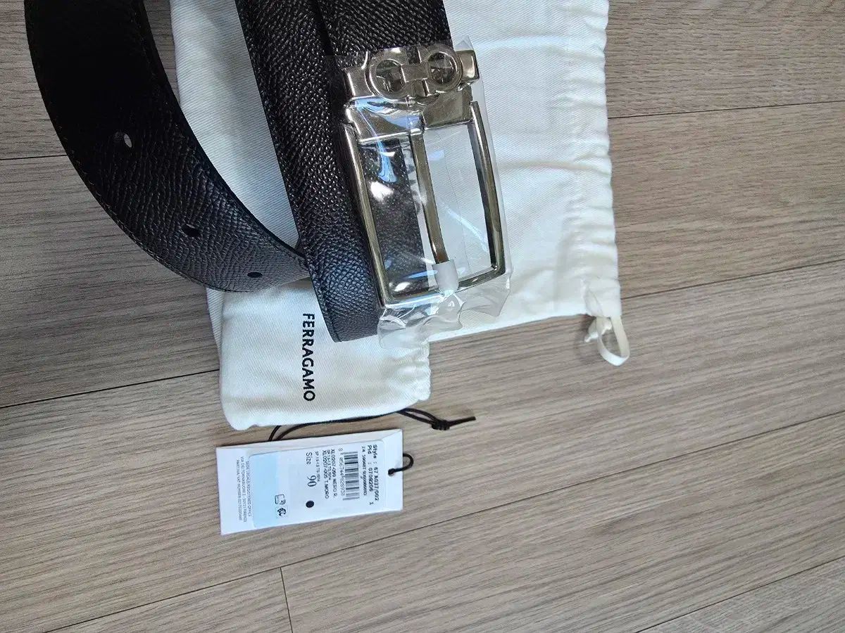 フェラガモ リバーシブル ガンチーニ ベルト