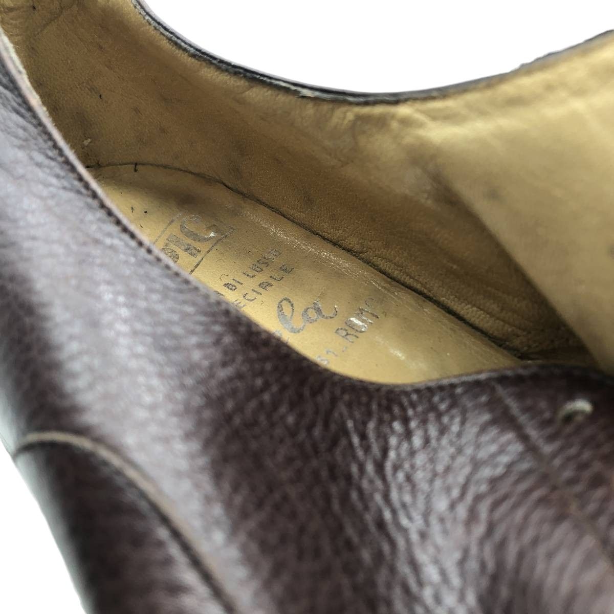 プレーントゥシューズ