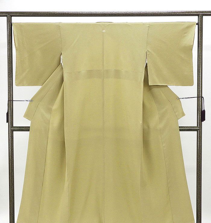 色無地 正絹 加賀友禅 由水十久 身丈154.5cm 裄丈66cm 五三の桐 中古