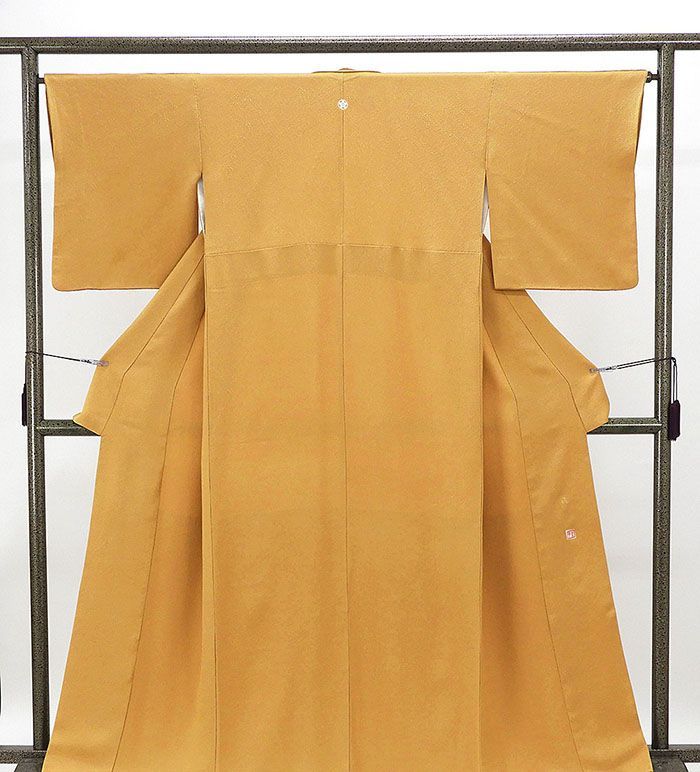 色無地 正絹 加賀友禅作家 成竹登茂男 身丈161.5cm 裄丈64.5cm 丸に梅鉢 リサイクル 着物 a4110