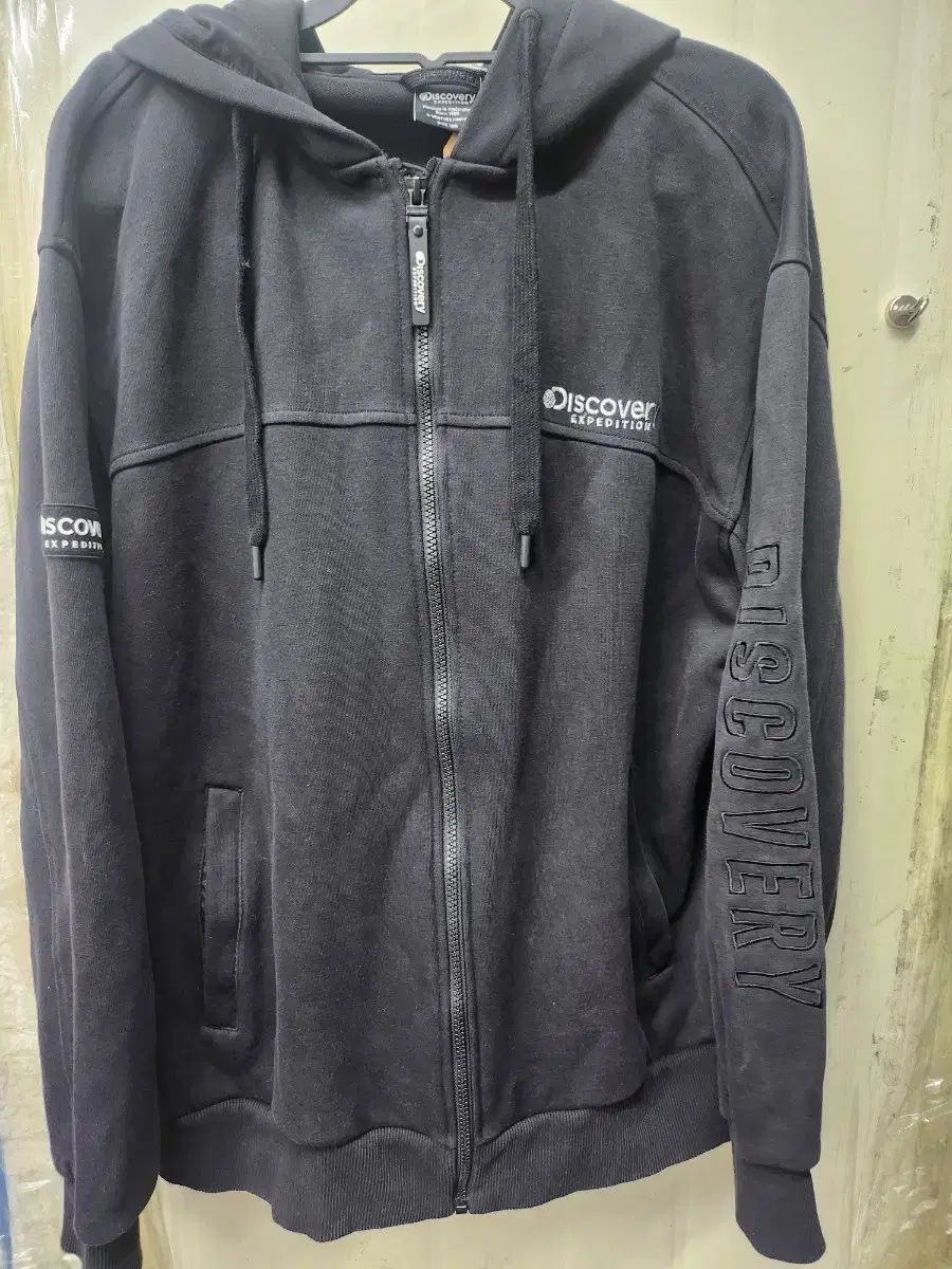 DISCOVERY 105号 WHO ジップアップ アウター