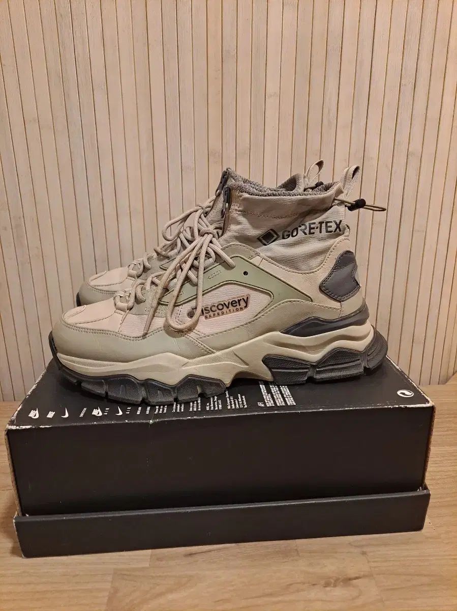 DISCOVERY GORE-TEX ハイトップ トレッキングシューズ 270サイズ