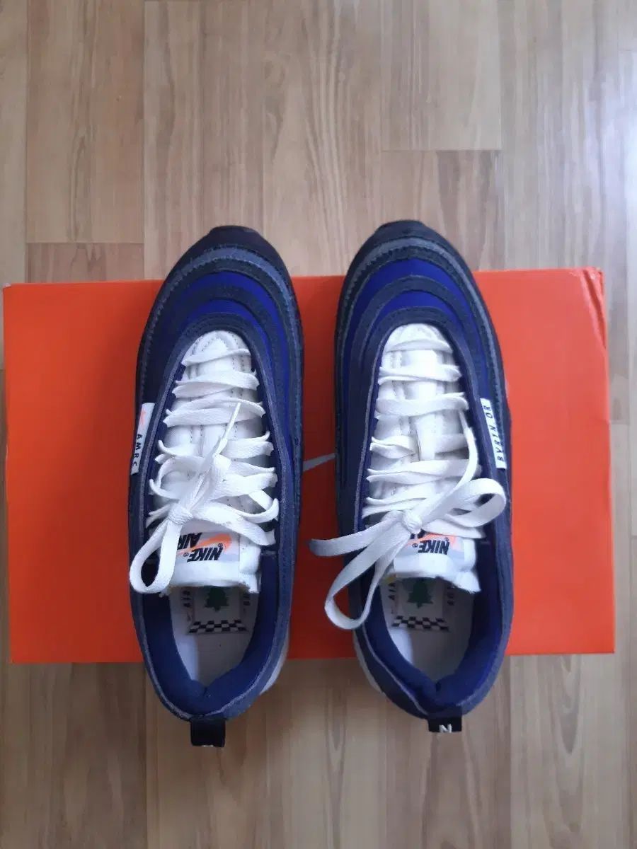 ナイキ エアマックス スニーカー