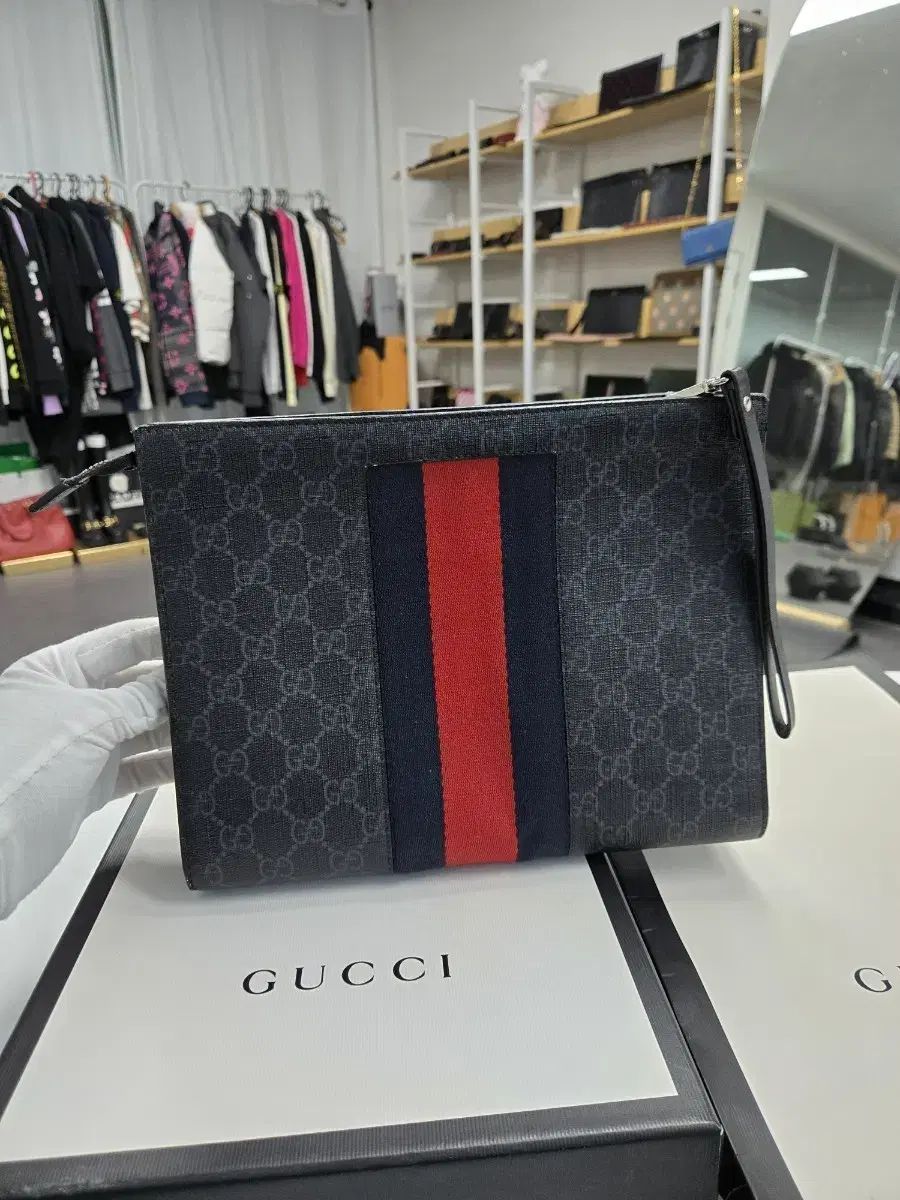 A級コンディション グッチ ウェブ 3本線 ボヤージュ クラッチバッグ