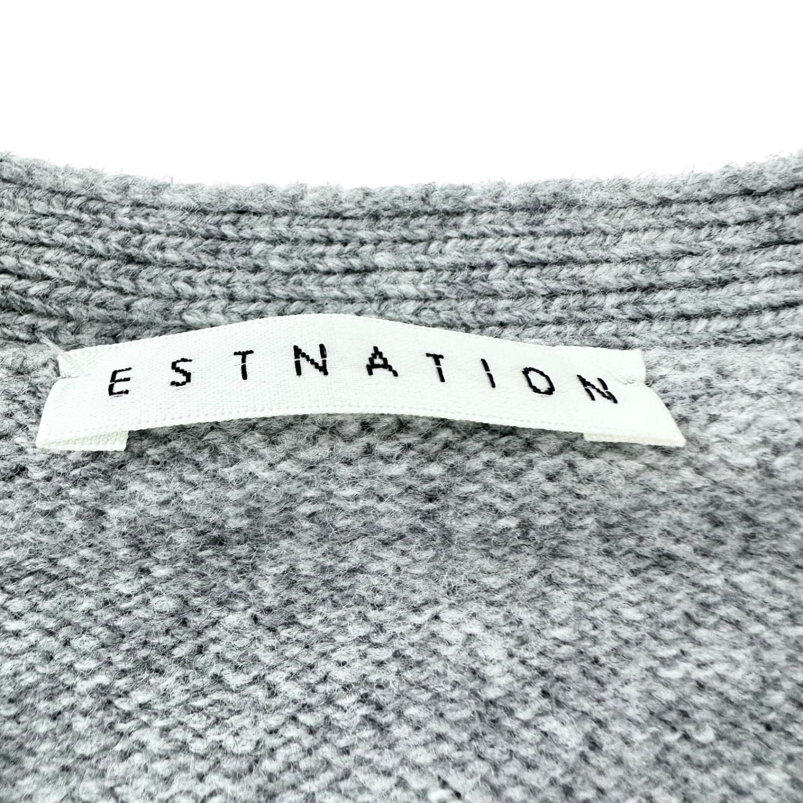 Vネックカーディガン