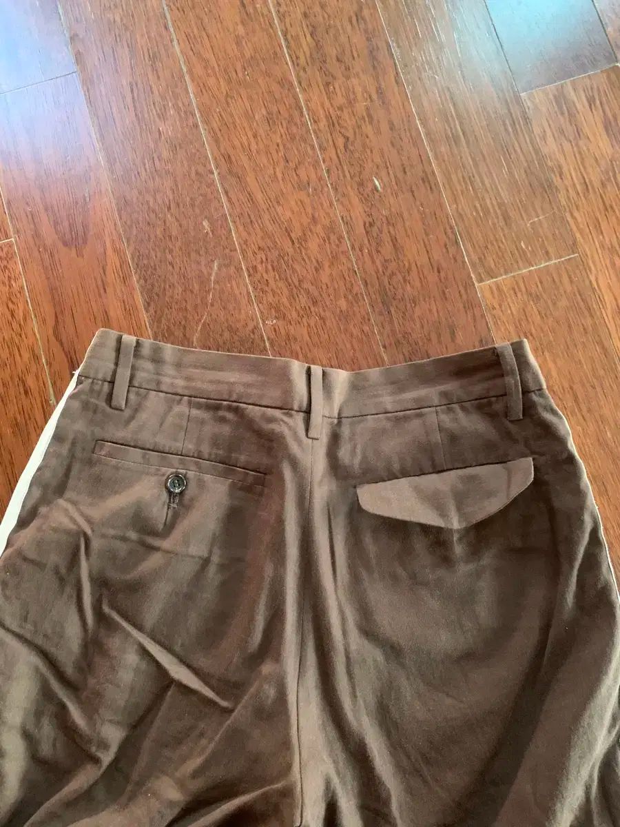 数 UNDERCOVER バイ トラックパンツ ブラウン DECORATOM_COM_BR