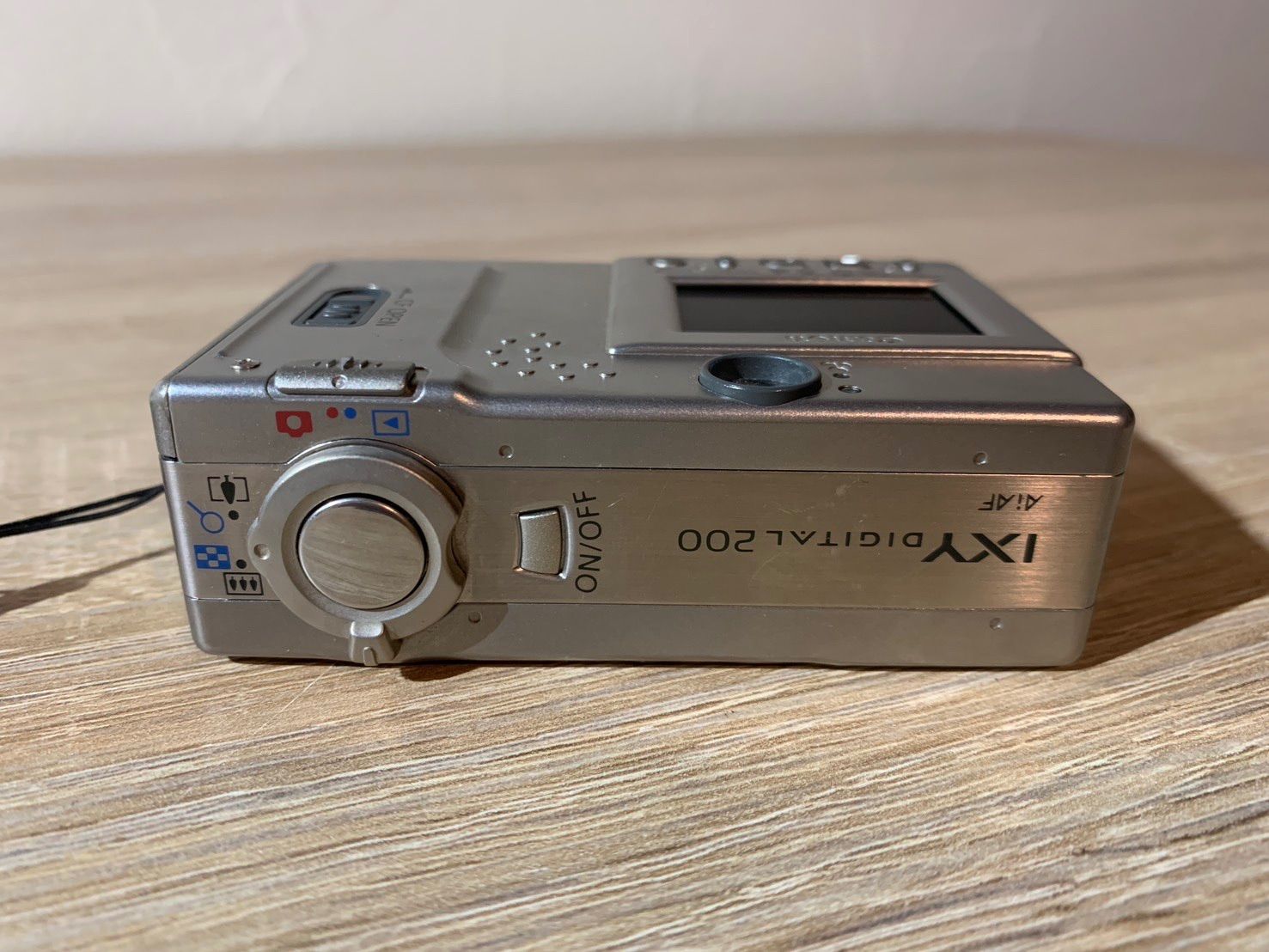 Canon IXY 200 シルバー コンパクトデジカメ レトロ CANON IXY 200 [シルバー] 価格比較 - 価格.com