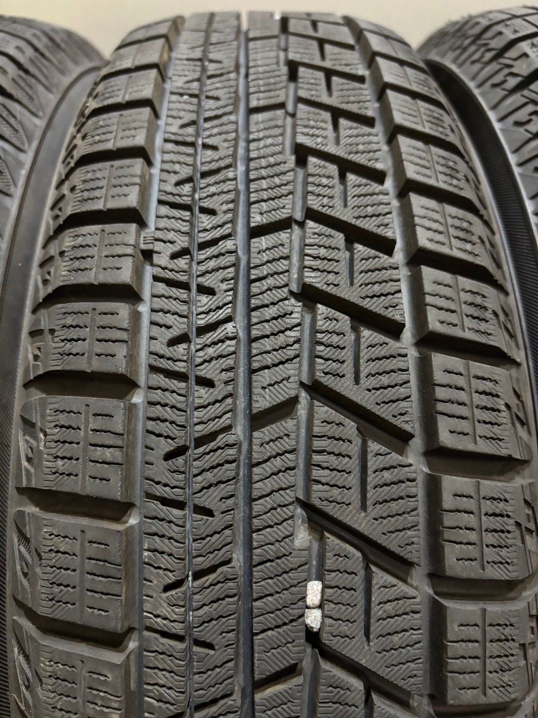 225/45R18 スタッドレス 4本セット 新品】スタッドレスタイヤ4本セット