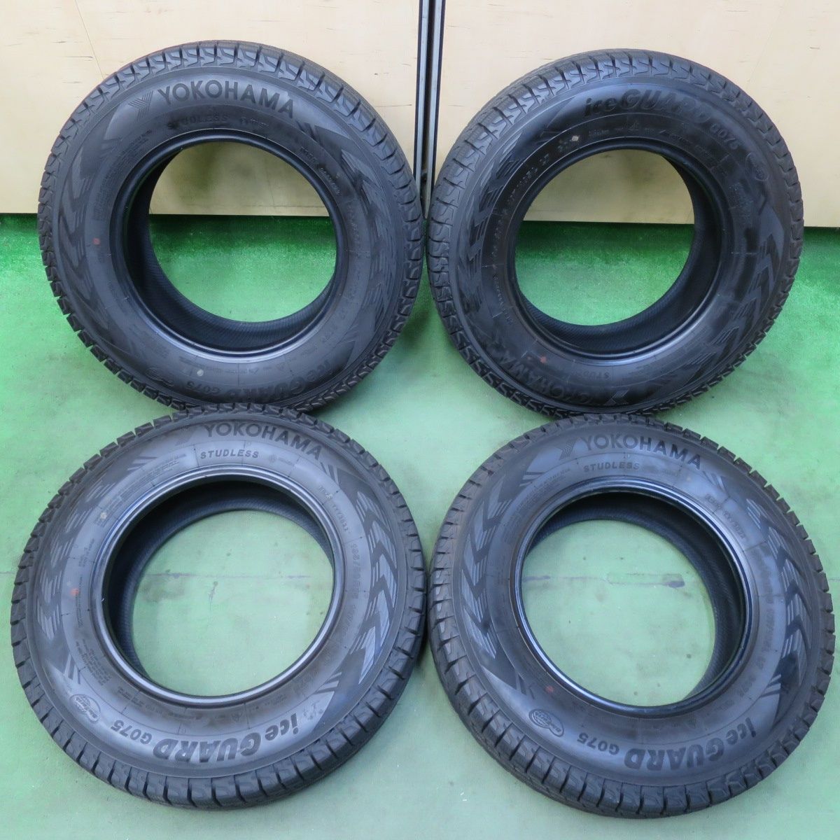バリ溝 22年 9 5分 スタッドレス 195 80 R 15 107 105 L ヨコハマ アイスガード G 075 タイヤ 15インチ ジムニー シエラ ノマド 等 5102509イスタ