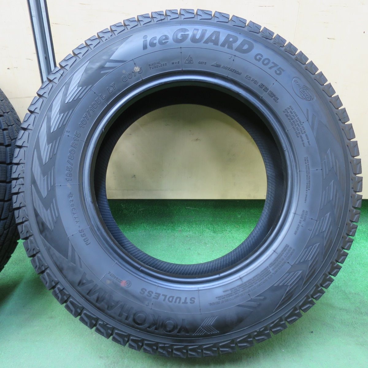バリ溝！22年！9.5分☆スタッドレス 195/80R15 107/105L ヨコハマ