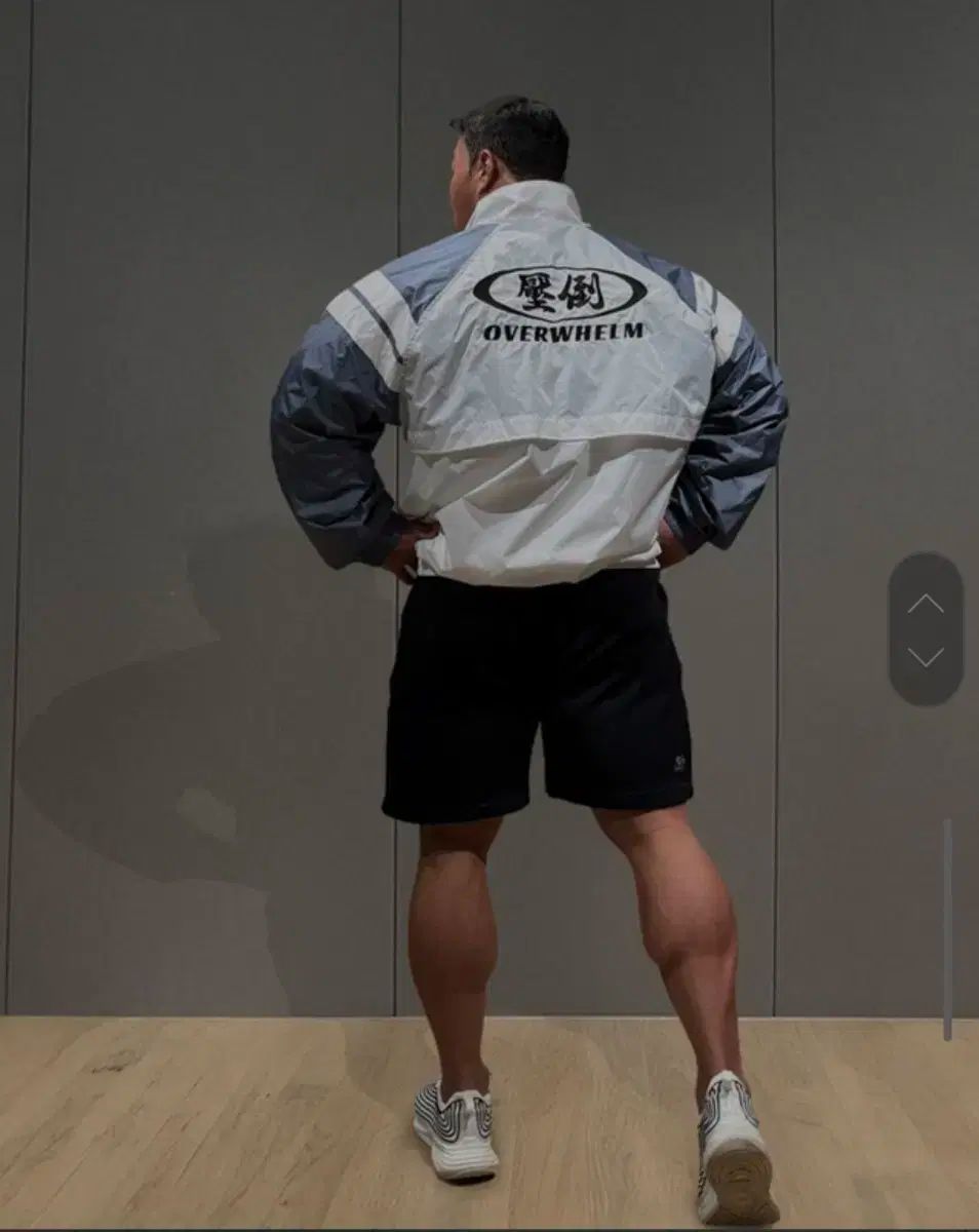 圧倒 WIND AND WISH ウィンドブレーカー アッシュブルー M