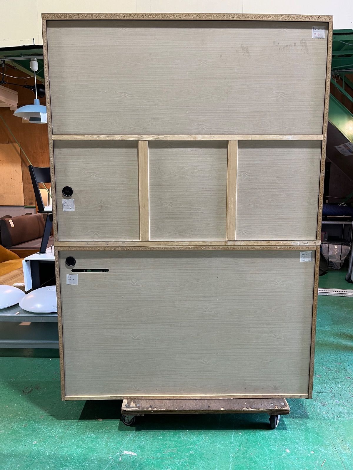 食器棚 レンジ台 レンジボード ガラス扉付き キッチンボード 大型家具 キッチン収納 料理 一軒家 茶色 ブラウン 倉庫前 値引きあり