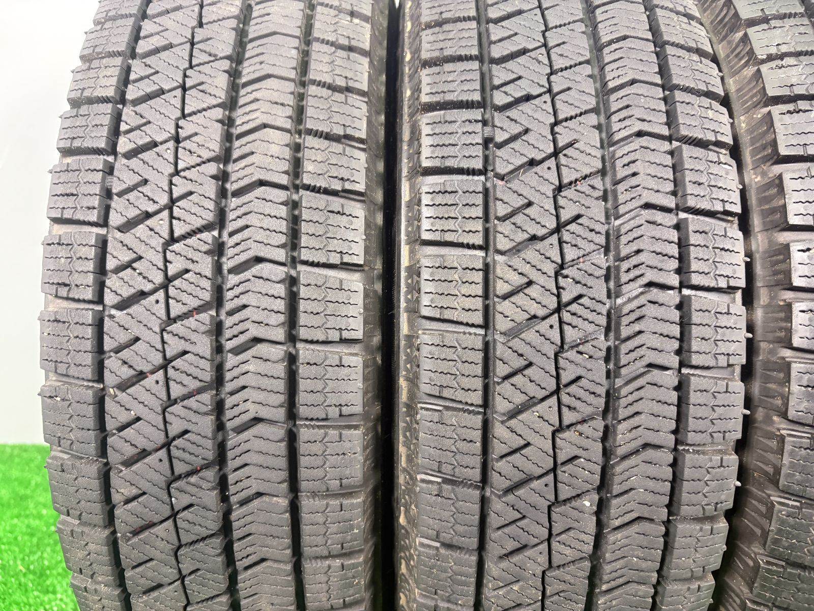 155 70 R 13 ブリヂストン VRX 2 4本 冬タイヤ スタッドレス TA 694