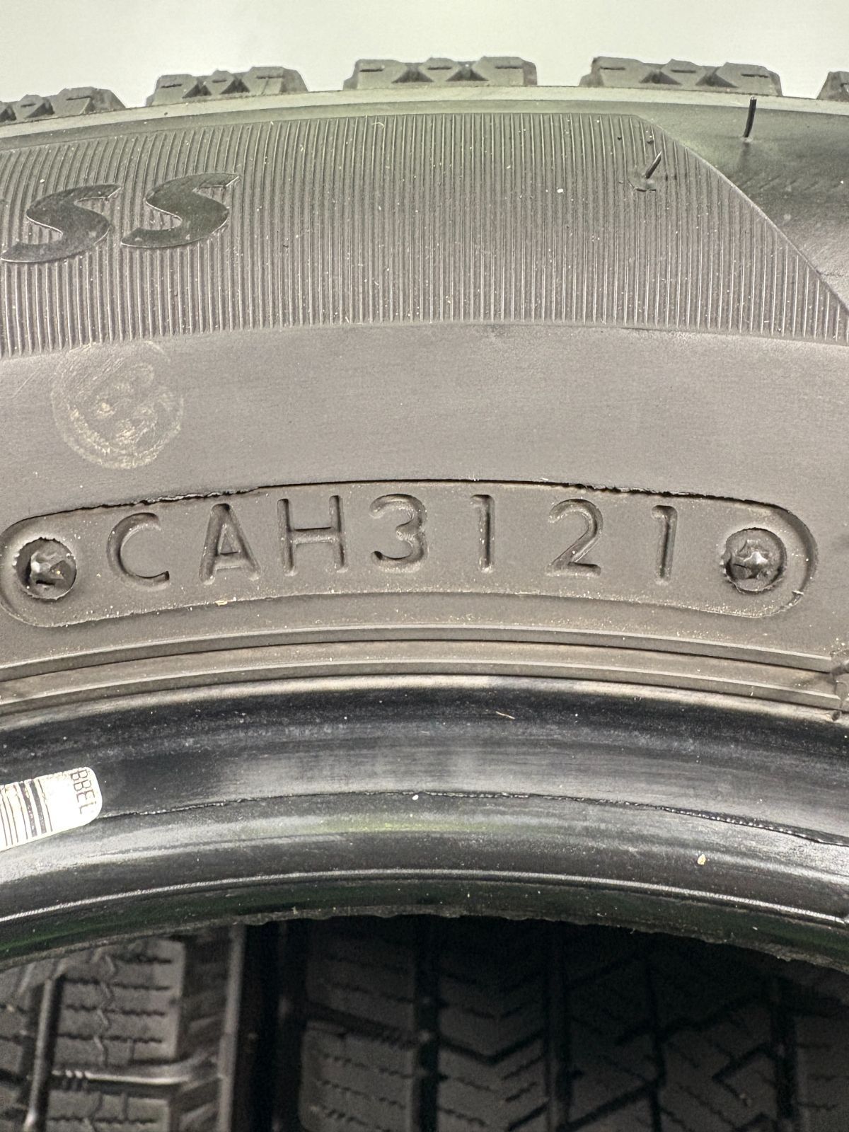 冬タイヤ スタッドレス