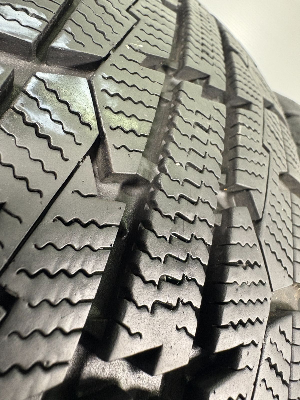 冬タイヤ スタッドレス